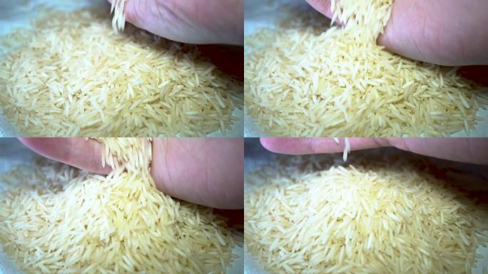 用手将米饭倒在白布上
