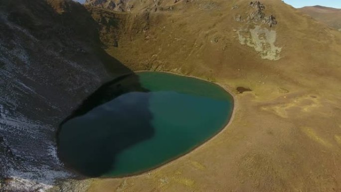 山湖 (西高加索)