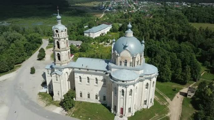 古斯-热列兹尼赋予生命的三位一体东正教教堂