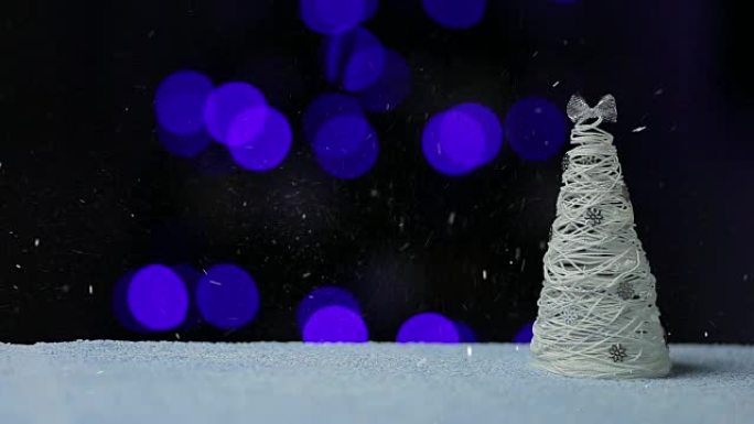 雪夜中的圣诞树