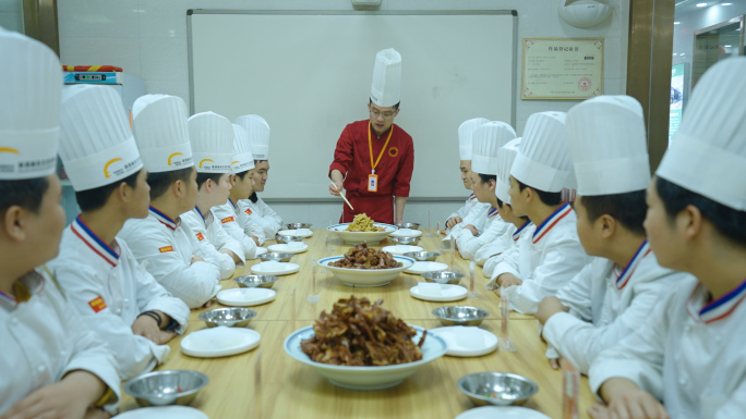 厨师教学学习厨艺雕花中餐西点新东方