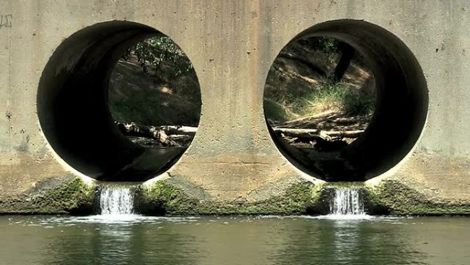 流经排水隧道的水