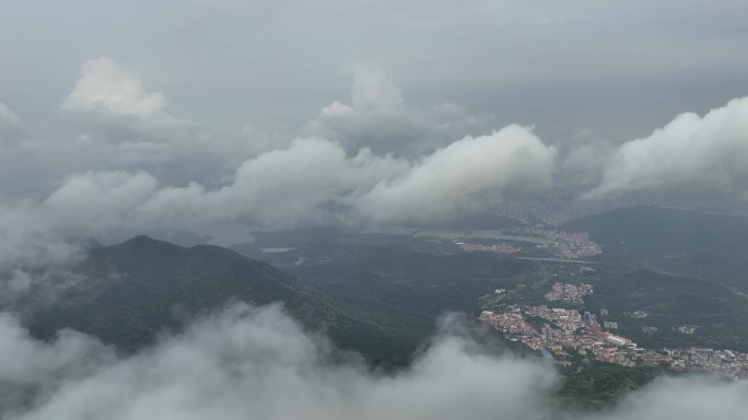 深圳梧桐山航拍云海