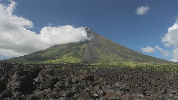 带有旧熔岩流的马永火山，菲律宾黎牙实比