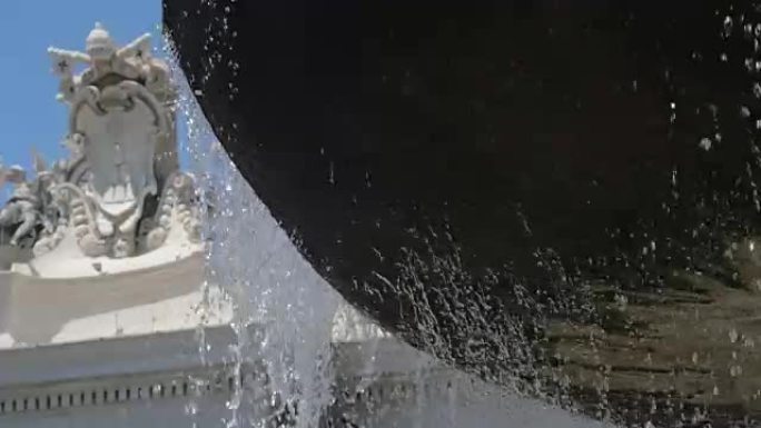 意大利梵蒂冈圣彼得广场上的喷泉。慢动作