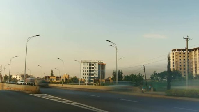 埃塞俄比亚亚的斯亚贝巴一条繁忙街道的延时