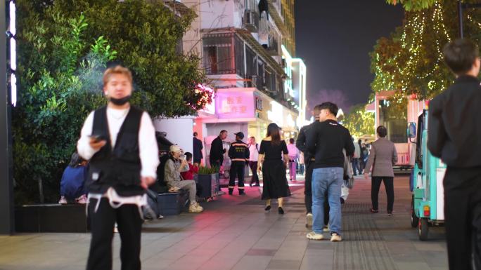 浙江省杭州市武林夜市夜晚夜景逛街购物人群