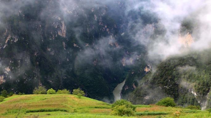 高山高原云雾浮动