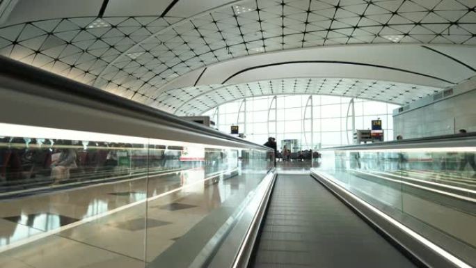 香港机场的自动人行道