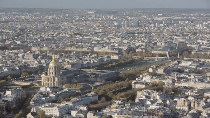 法国巴黎-2014年11月20日: 巴黎荣军院和亚历山大3号桥的空中介绍镜头。