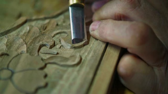 木雕雕刻的橡木木板。