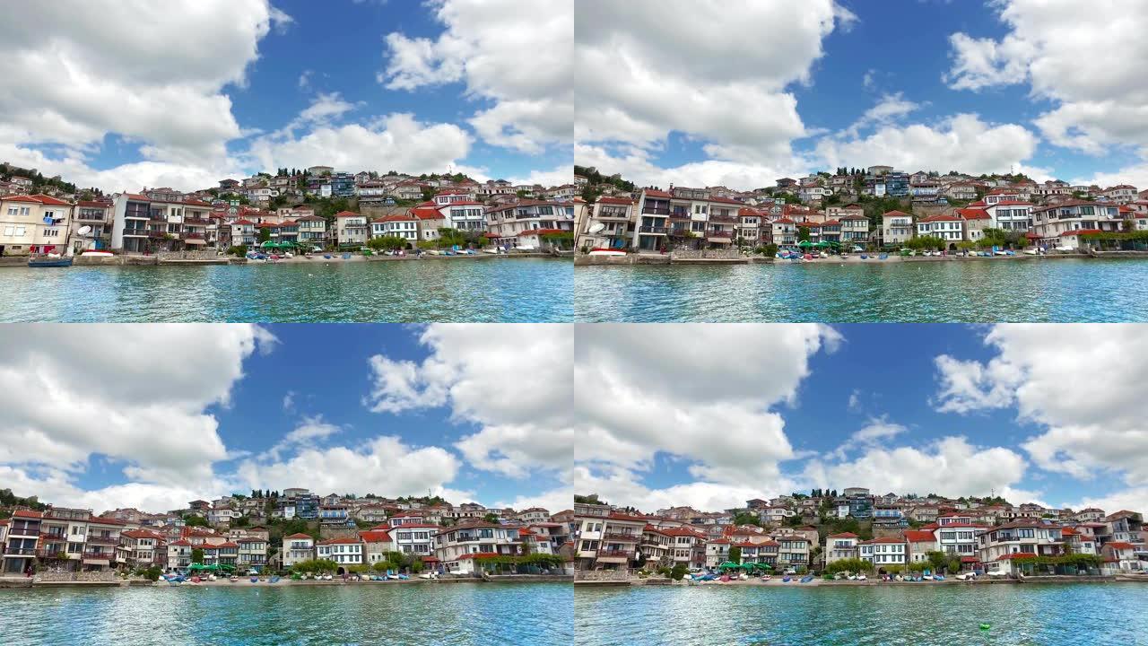 从奥赫里德湖可以看到奥赫里德镇的美丽海滨景色。奥赫里德 (Ohrid) 以其联合国教科文组织 (un