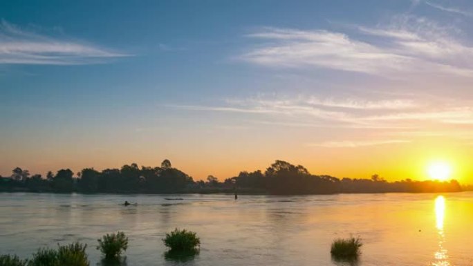 时间流逝: 老挝4000群岛湄公河的日出，东南亚著名的旅游胜地Si Phan Don