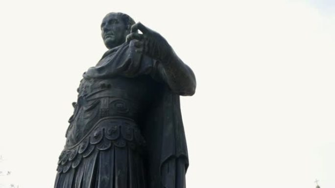 意大利罗马的尤利乌斯·凯撒雕像。股票。朱利叶斯·凯撒雕像的视频