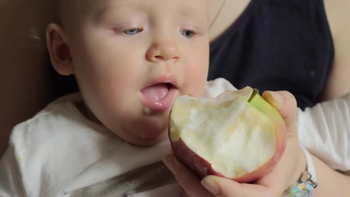 一岁宝宝吃苹果