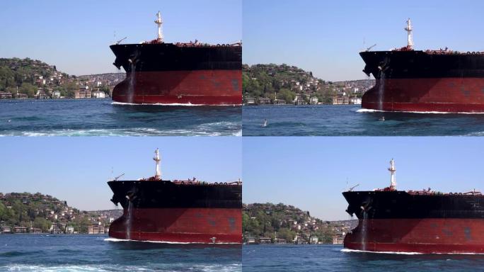 博斯普鲁斯海峡、土耳其、伊斯坦堡上的货船