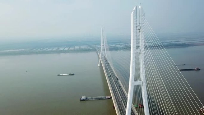长江大桥公路运输鸟瞰图
