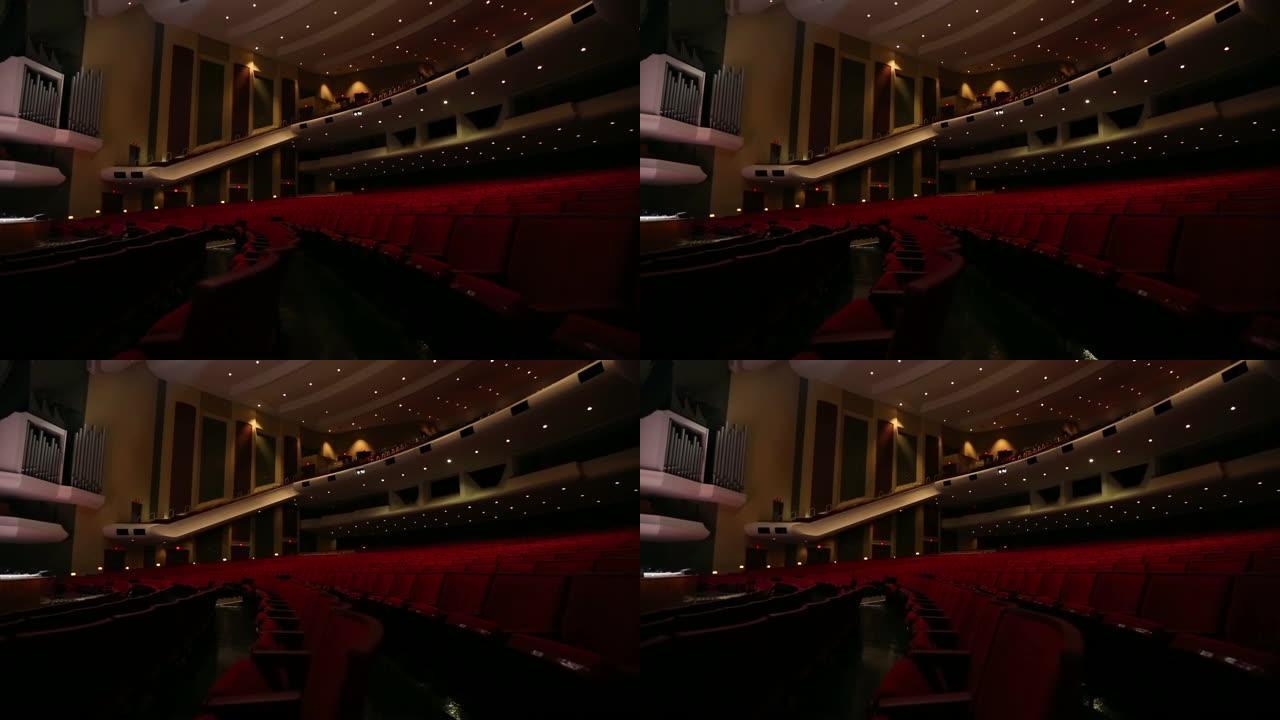 剧院红色座椅跟踪宽镜头