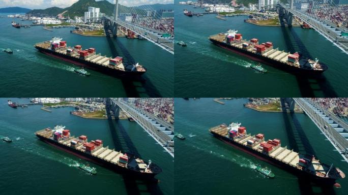 货柜船进入香港货柜码头俯视图。无人机射击
