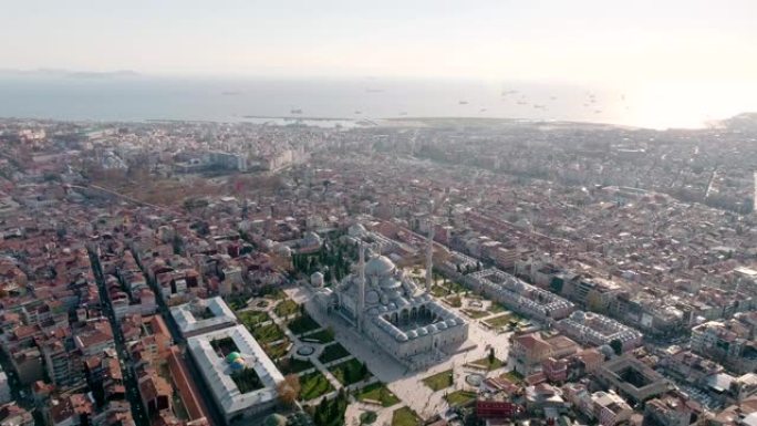 伊斯坦布尔法提赫清真寺和马尔马拉海鸟瞰图2