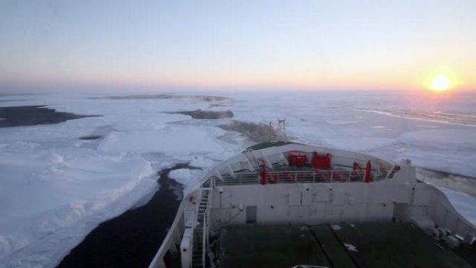 南极冰盖巡航