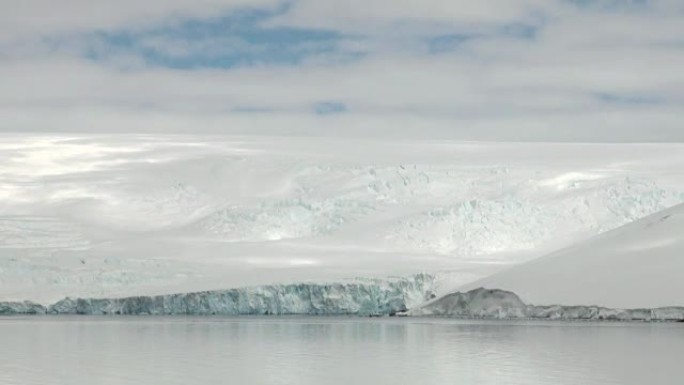 乔治王岛是南极洲南设得兰群岛中最大的南冰洋-南极洲海岸线有冰层-南极半岛