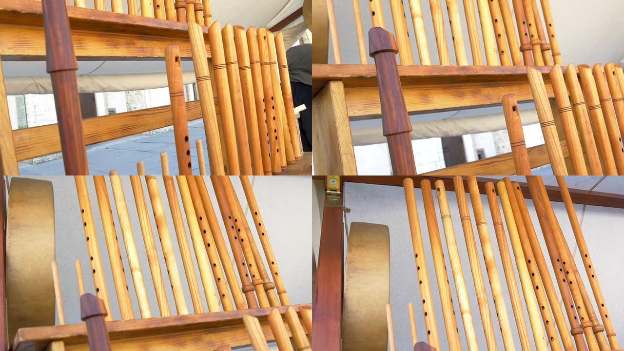 架子上陈列着许多木笛