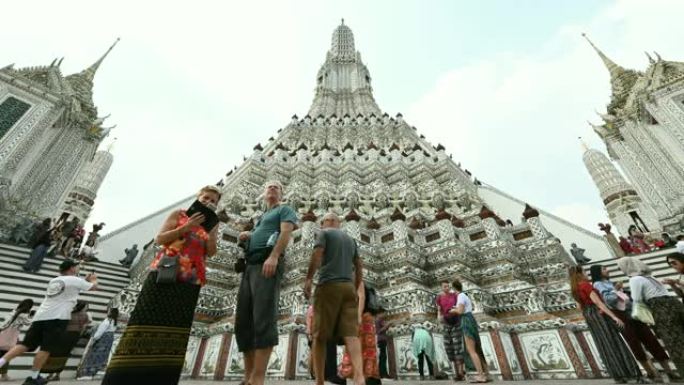 Wat Arun中央宝塔的4k延时视图是曼谷的一座佛教寺庙