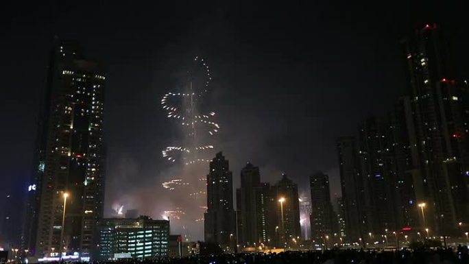 迪拜哈利法塔新年烟火秀
