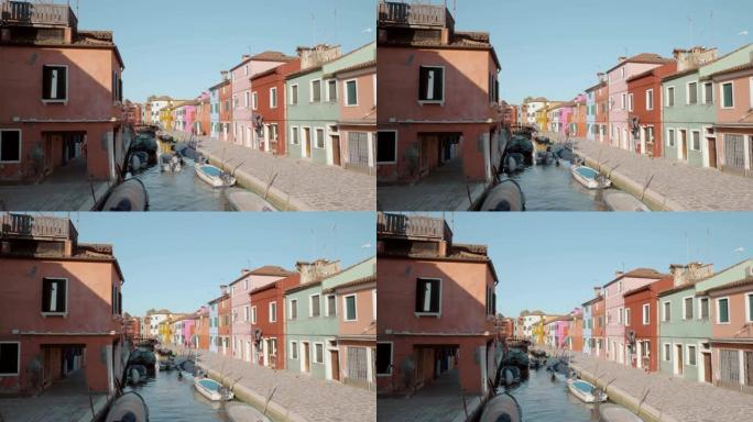 意大利布拉诺运河旁的色彩鲜艳的房屋