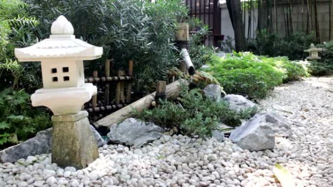 禅宗园中装饰的竹子流水