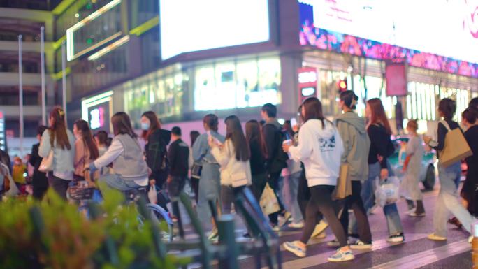 杭州城市夜晚行人人群夜景人流视频素材