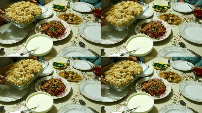 晚餐吃馄饨的人，为吉尔吉斯-乌兹别克馄饨，馄饨服务，
