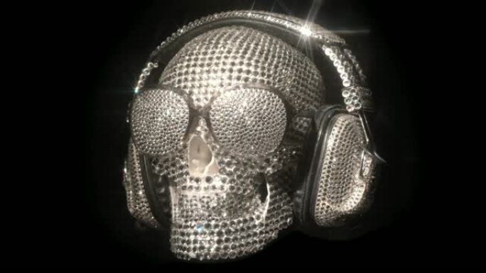 钻石覆盖的头骨和耳机