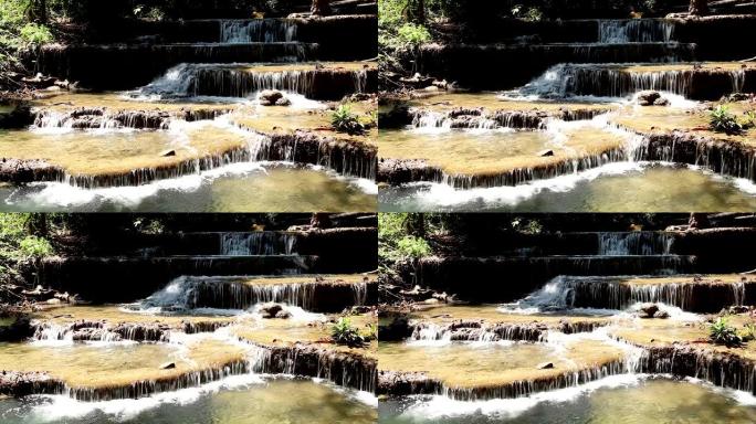瀑布夏天水不多。在泰国北碧府的怀湄Khamin瀑布。