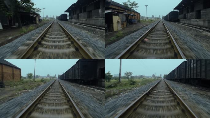 火车沿轨道铁轨行驶