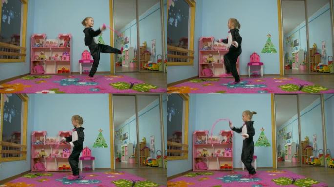 小女孩主动跳绳
