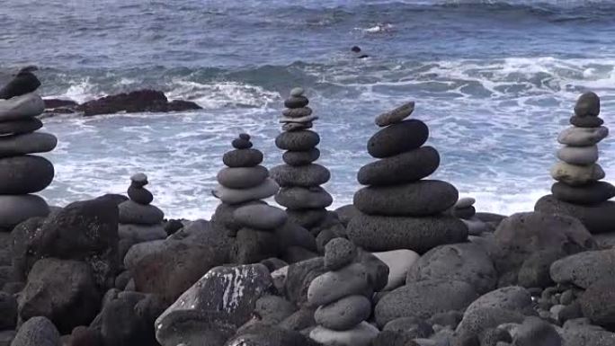 特内里费岛海洋相互放置的熔岩卵石