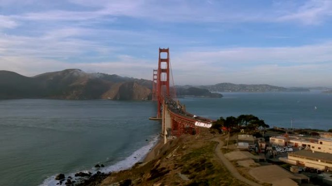 旧金山金门大桥的鸟瞰图。美国。日光。