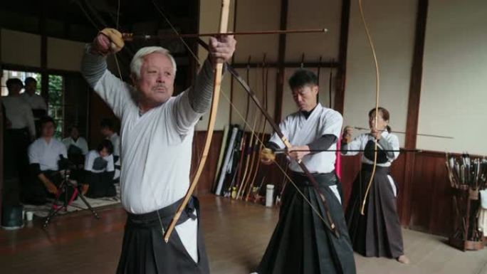 高级弓箭手练习日本九岛艺术