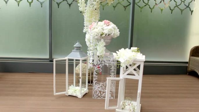 美丽的鲜花插花在婚礼装饰为婚礼仪式。