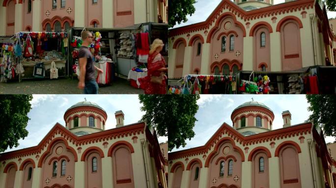 圣尼古拉教堂前的维尔纽斯市场-倾斜-宽镜头