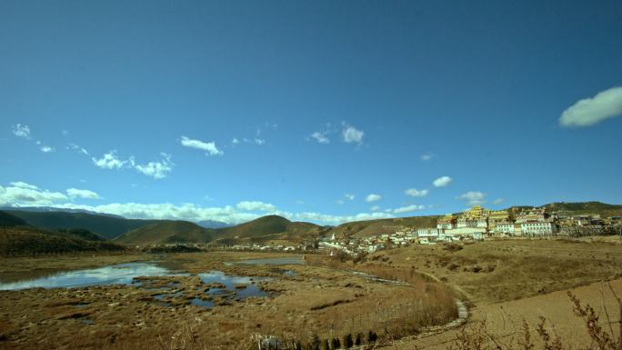 香格里拉松赞林寺远景