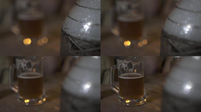 在酒吧的水杯烧瓶中产生气泡和烟雾，用于抽水烟和啤酒杯。啤酒杯和带水和气泡的玻璃烧瓶，用于吸烟