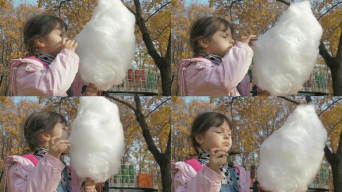孩子吃棉花糖。