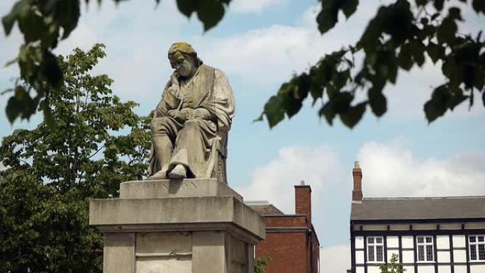 塞缪尔·约翰逊博士在利奇菲尔德的雕像。