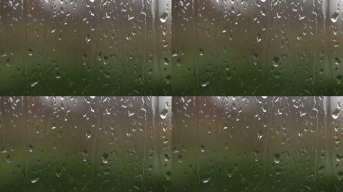 窗户上的雨