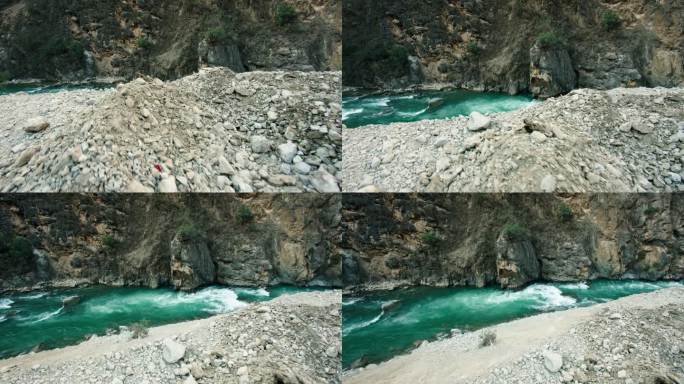 峡谷清澈的河水流水