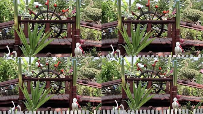 花园里的竹子水车。