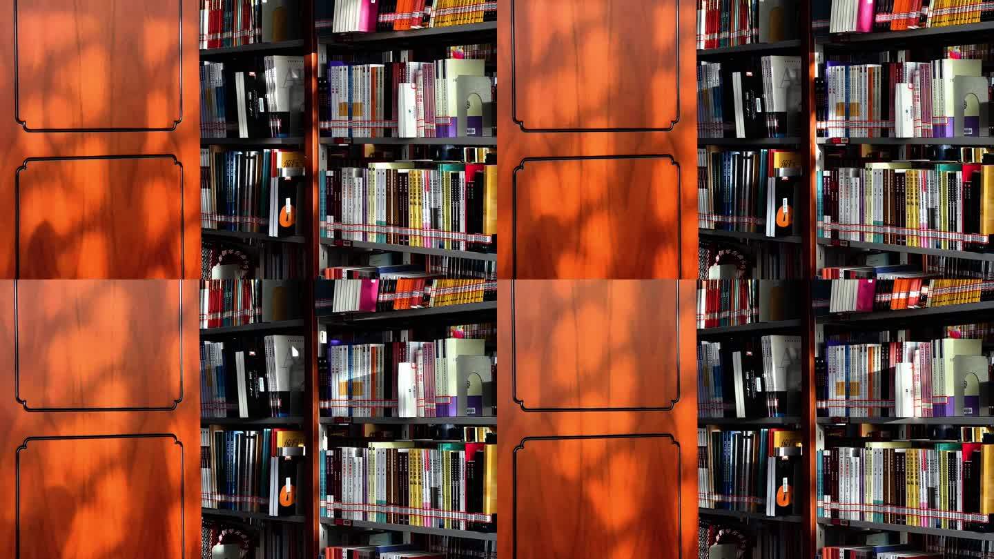 时光书阳光洒在书架时光图书时光图书逐格